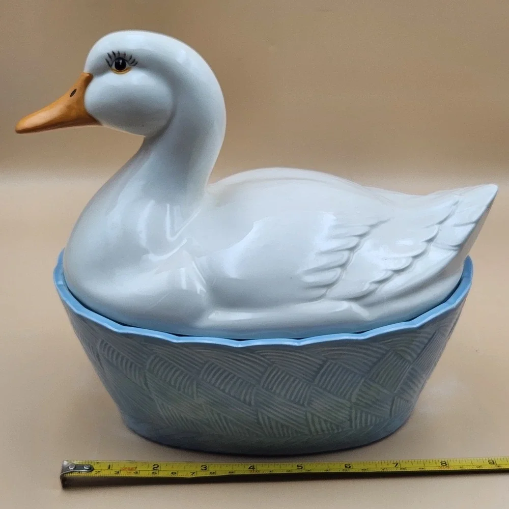 Holland Mold VTG White Duck on Blue Basket Nest Cookie Jar Canister Country